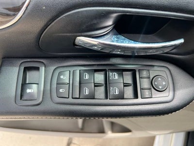 2016 Chrysler Town & Country Touring