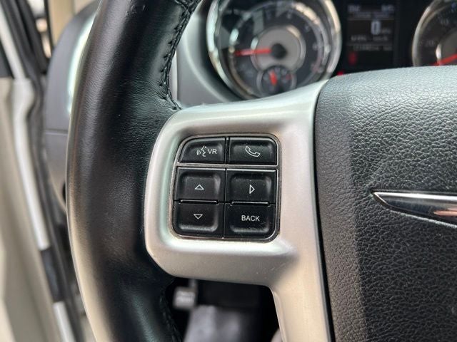 2016 Chrysler Town & Country Touring