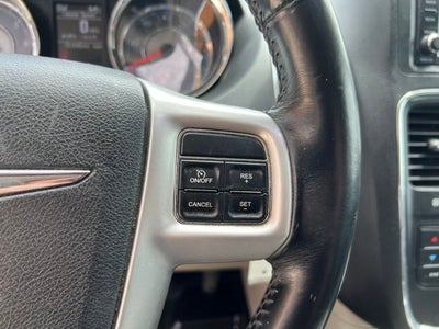 2016 Chrysler Town & Country Touring
