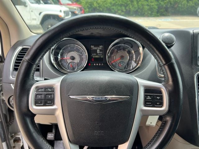 2016 Chrysler Town & Country Touring