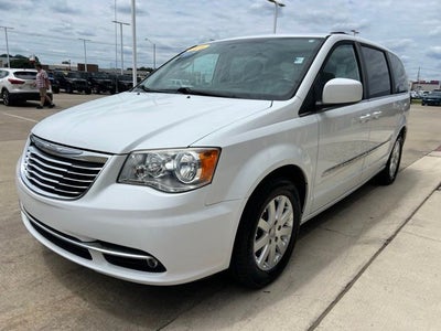 2016 Chrysler Town & Country Touring