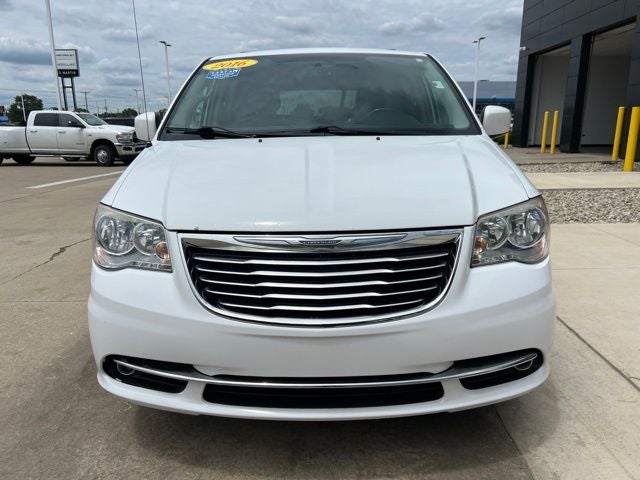 2016 Chrysler Town & Country Touring