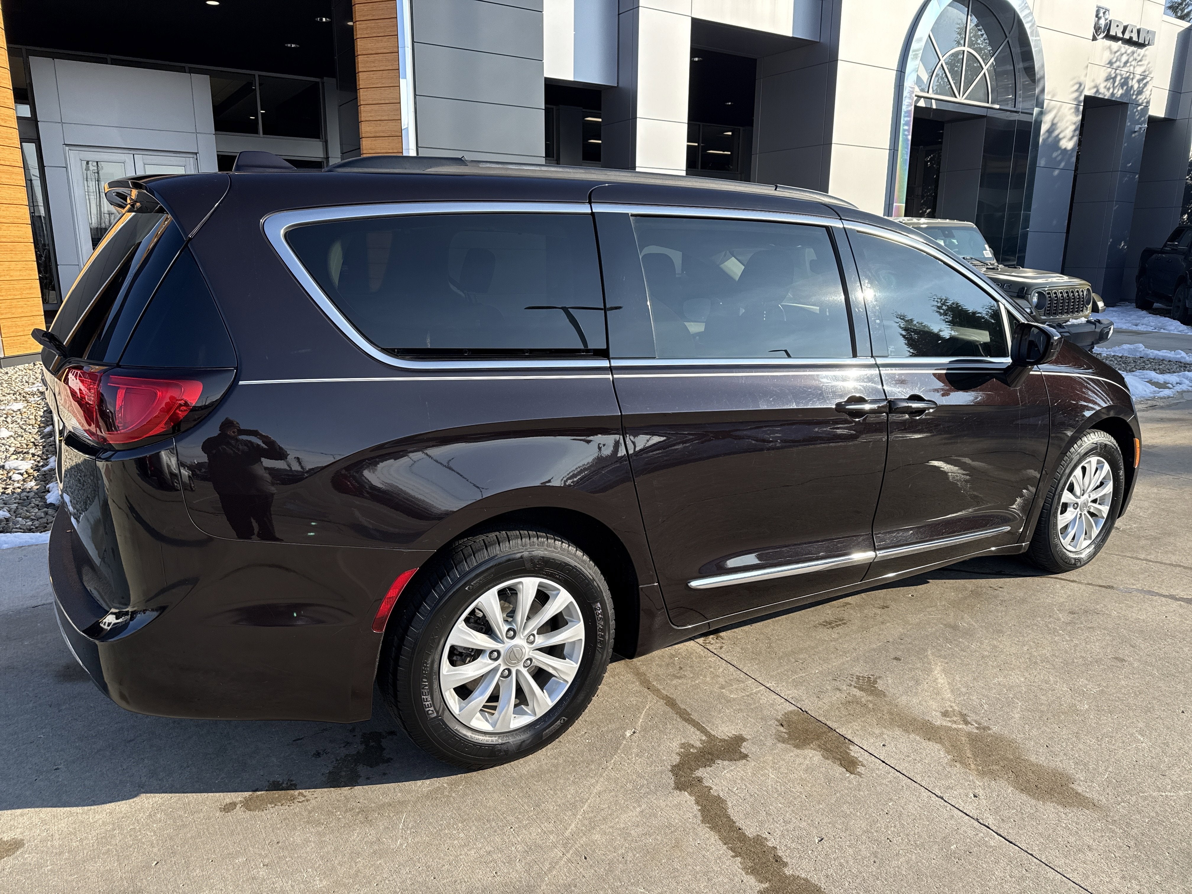 2017 Chrysler Pacifica Touring-L