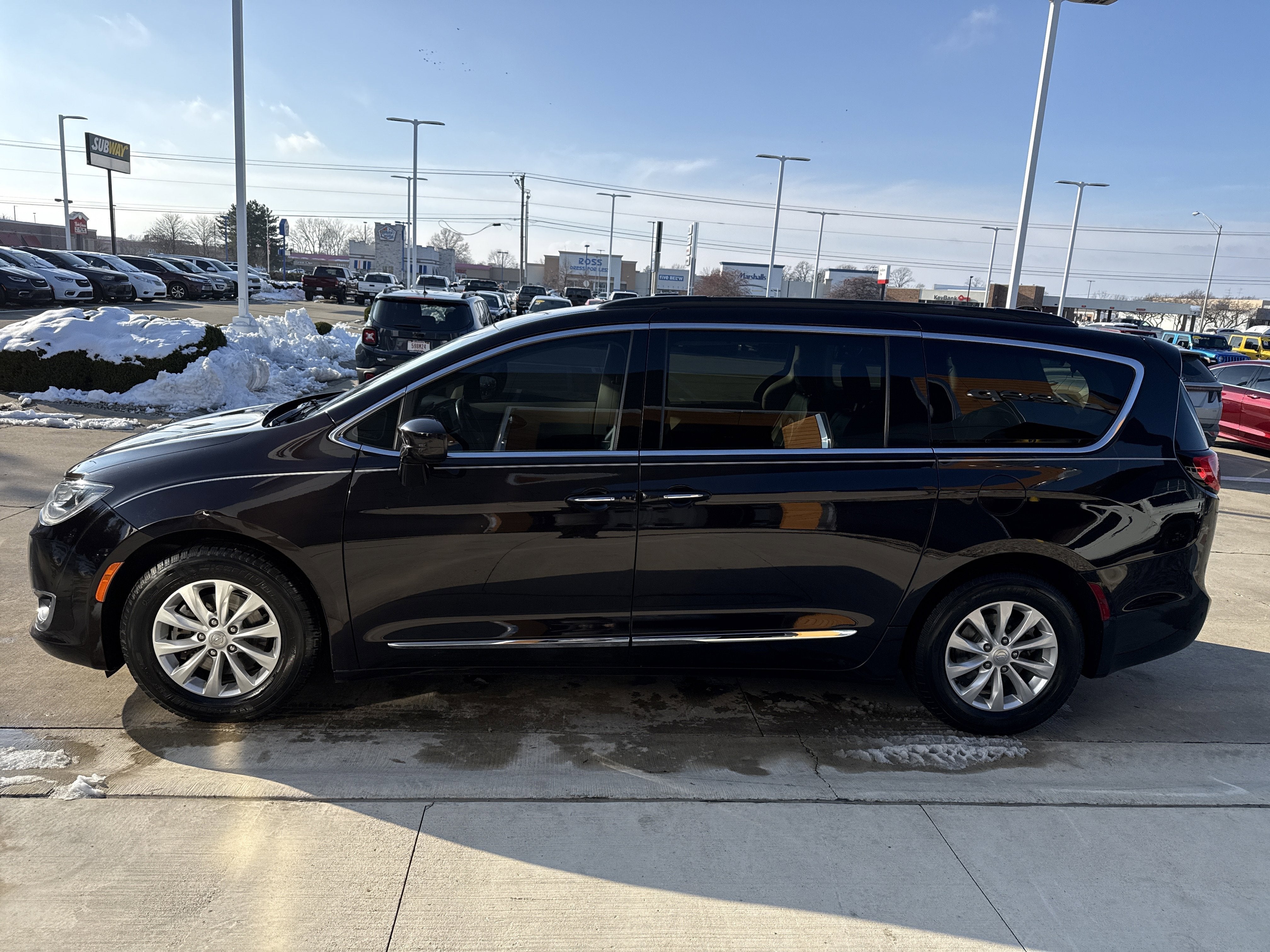 2017 Chrysler Pacifica Touring-L
