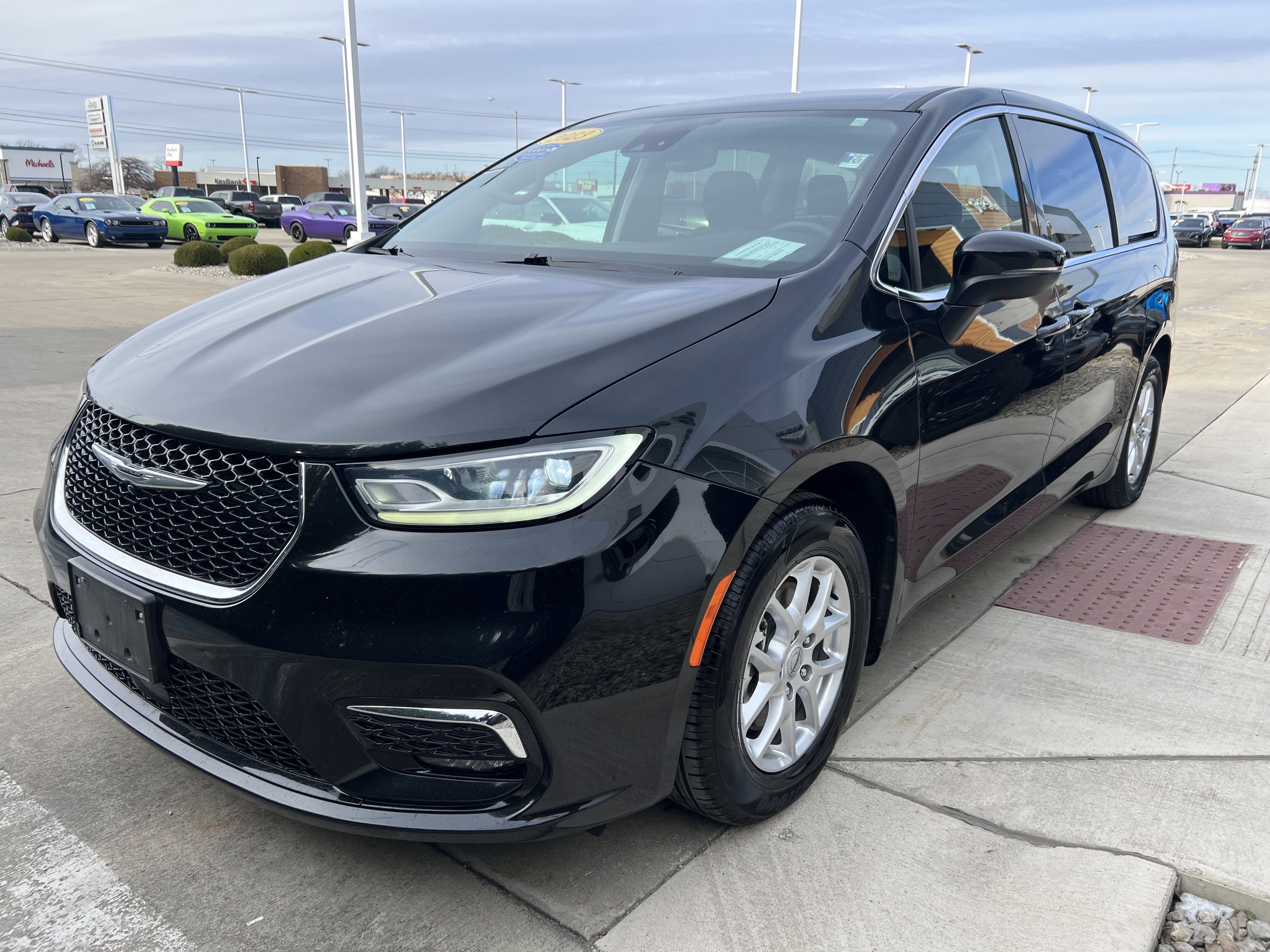 2023 Chrysler Pacifica Touring L