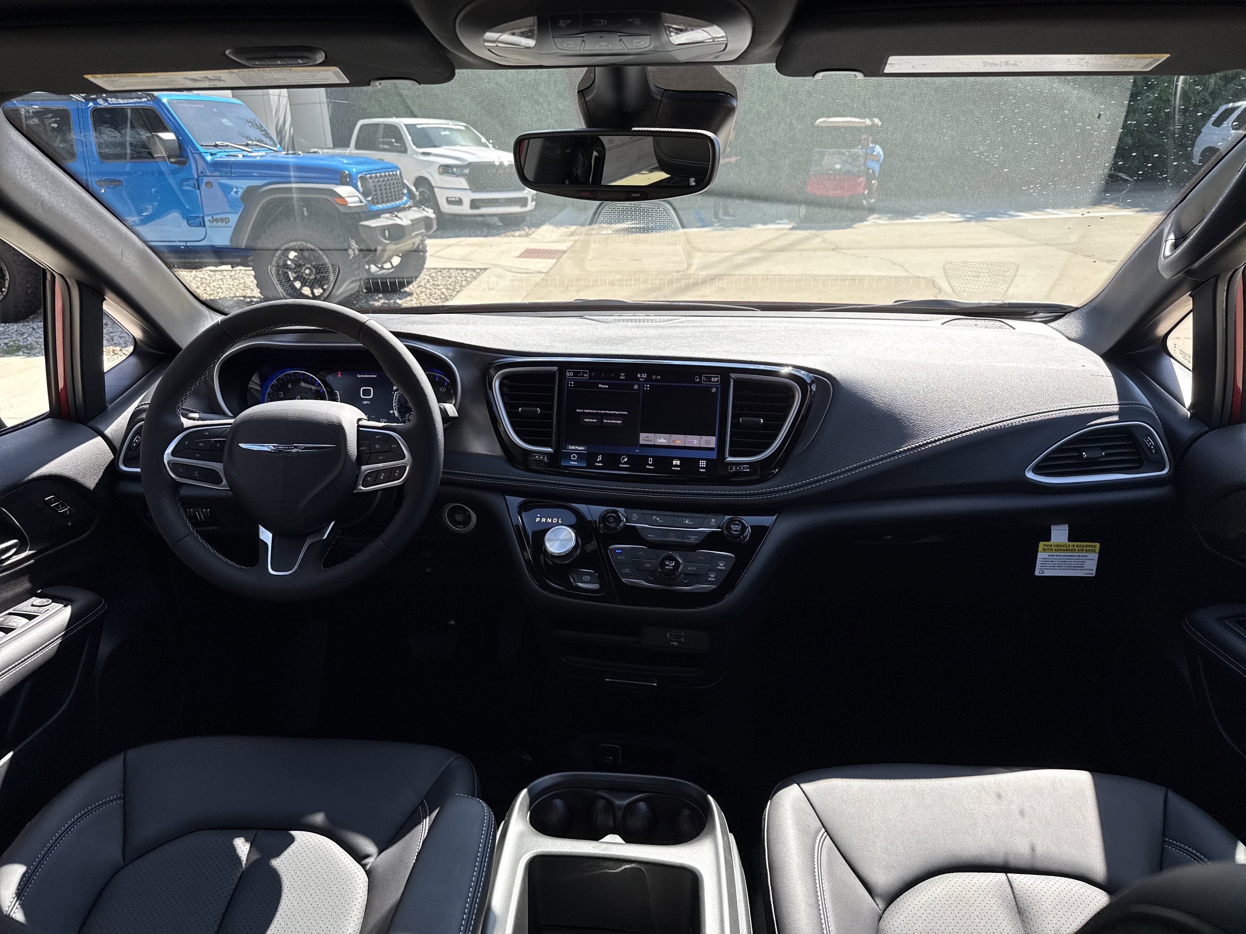 2026 Chrysler Pacifica Select