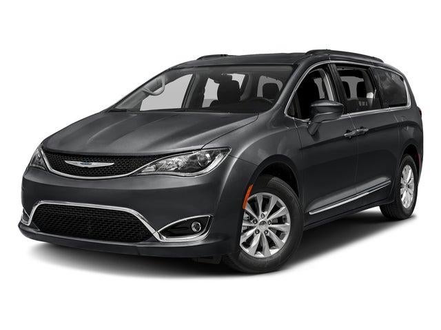 2017 Chrysler Pacifica Touring-L Plus's photo