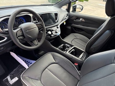 2027 Chrysler Pacifica Limited