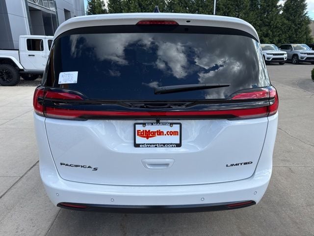 2027 Chrysler Pacifica Limited