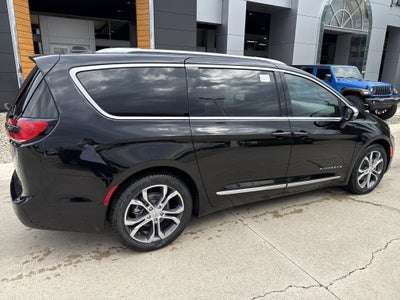 2026 Chrysler Pacifica Pinnacle