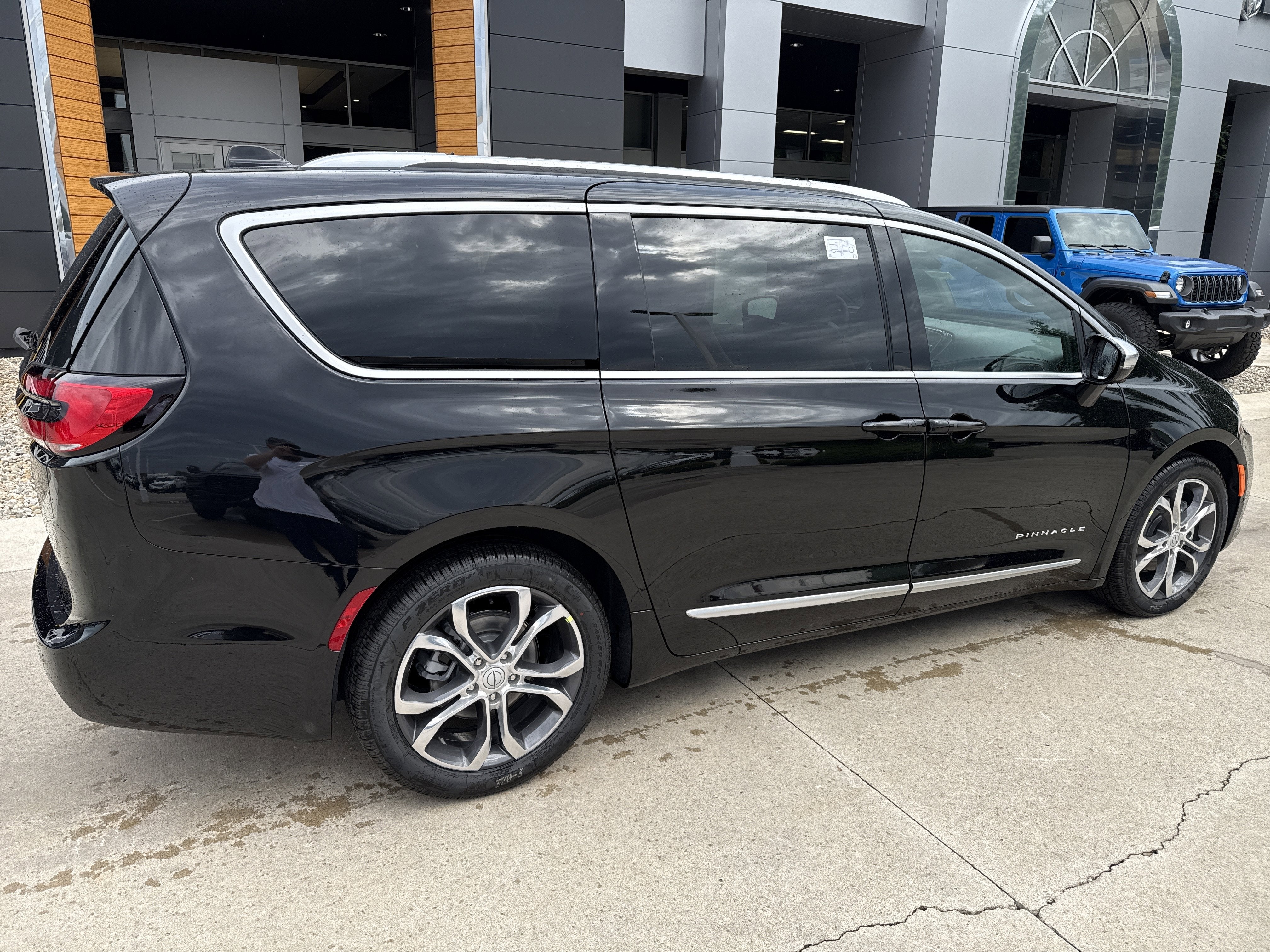 2026 Chrysler Pacifica Pinnacle