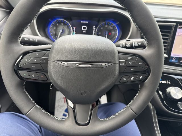 2027 Chrysler Pacifica Limited