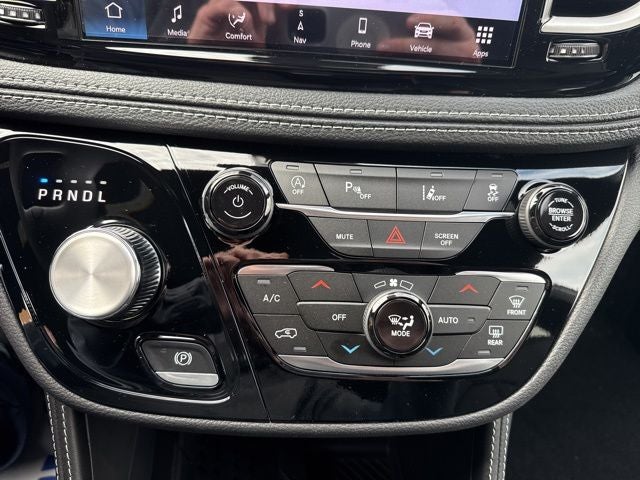 2027 Chrysler Pacifica Limited