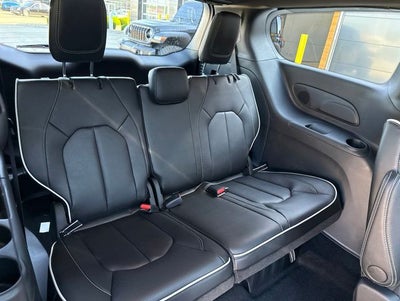 2027 Chrysler Pacifica Limited