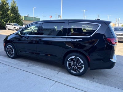 2027 Chrysler Pacifica Limited