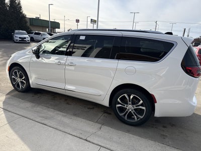 2026 Chrysler Pacifica Pinnacle
