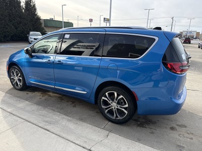 2026 Chrysler Pacifica Pinnacle