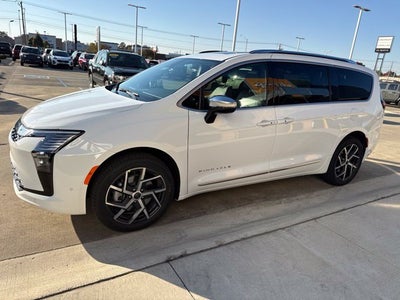 2027 Chrysler Pacifica Pinnacle