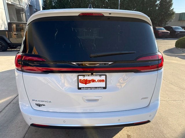 2027 Chrysler Pacifica Pinnacle