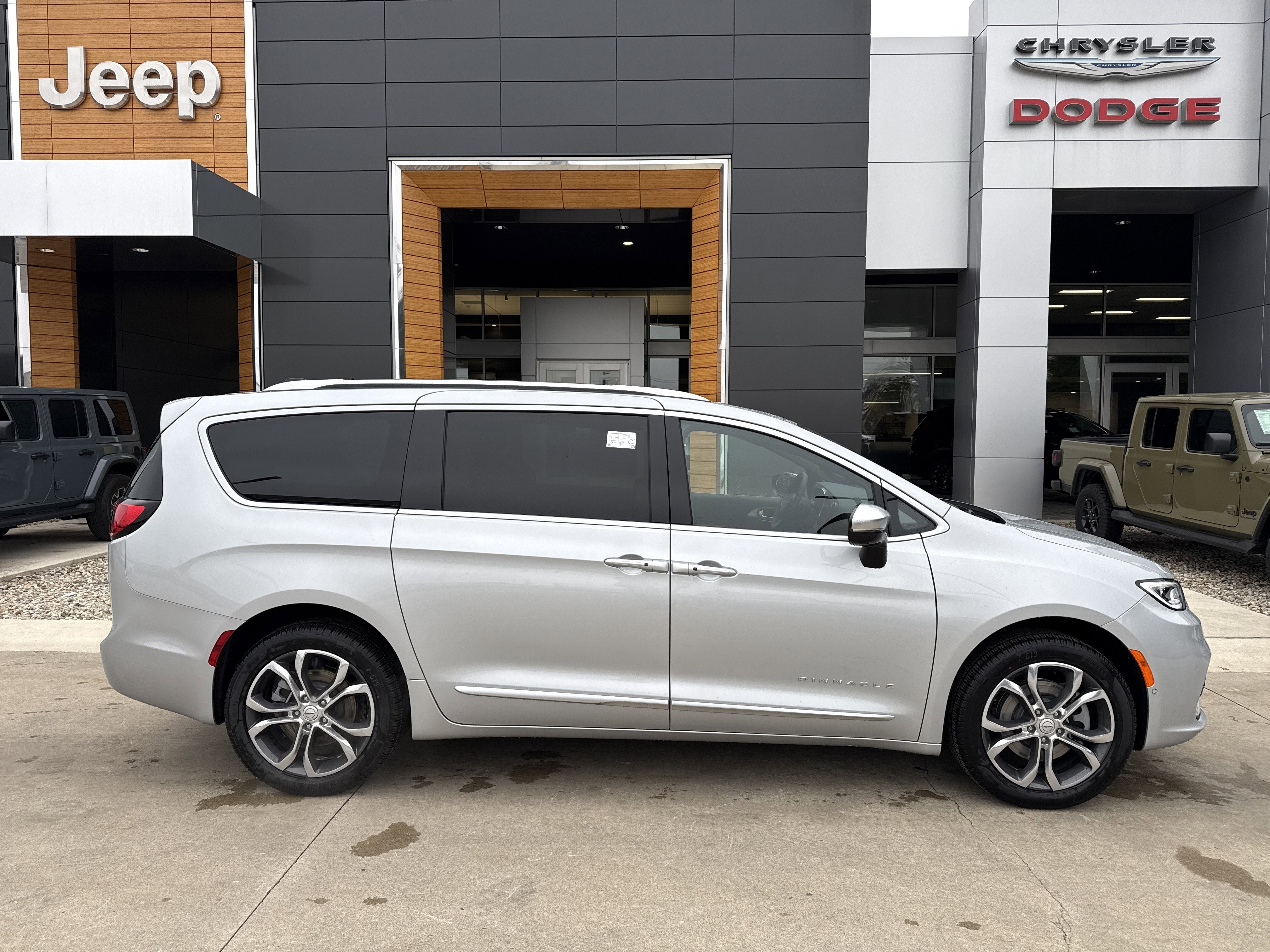 2026 Chrysler Pacifica Pinnacle