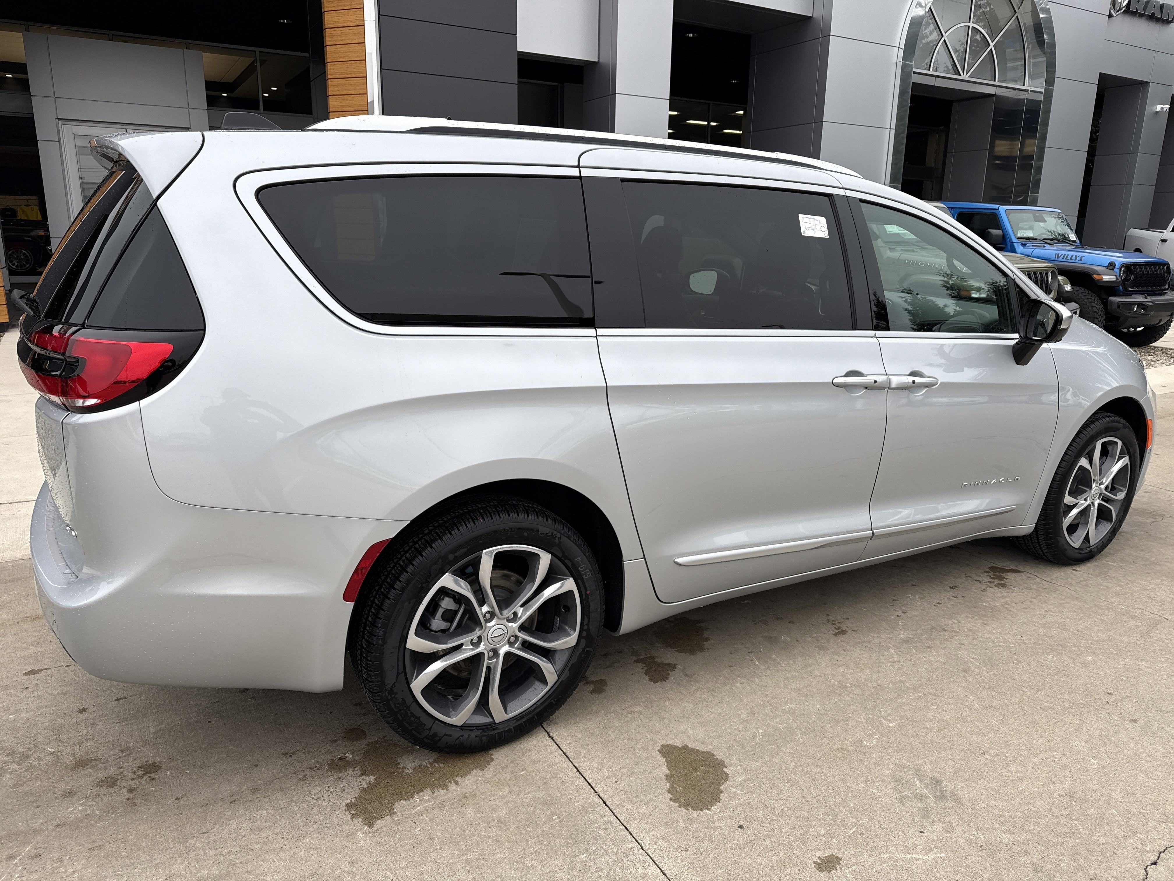 2026 Chrysler Pacifica Pinnacle