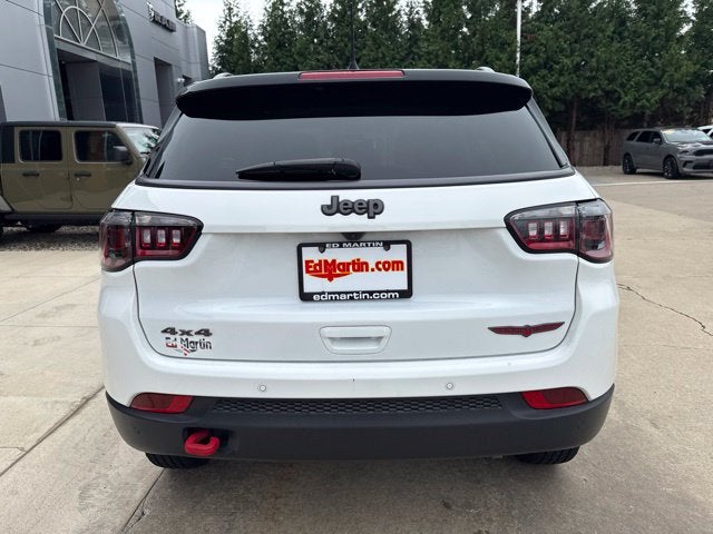 2022 Jeep Brújula Trailhawk