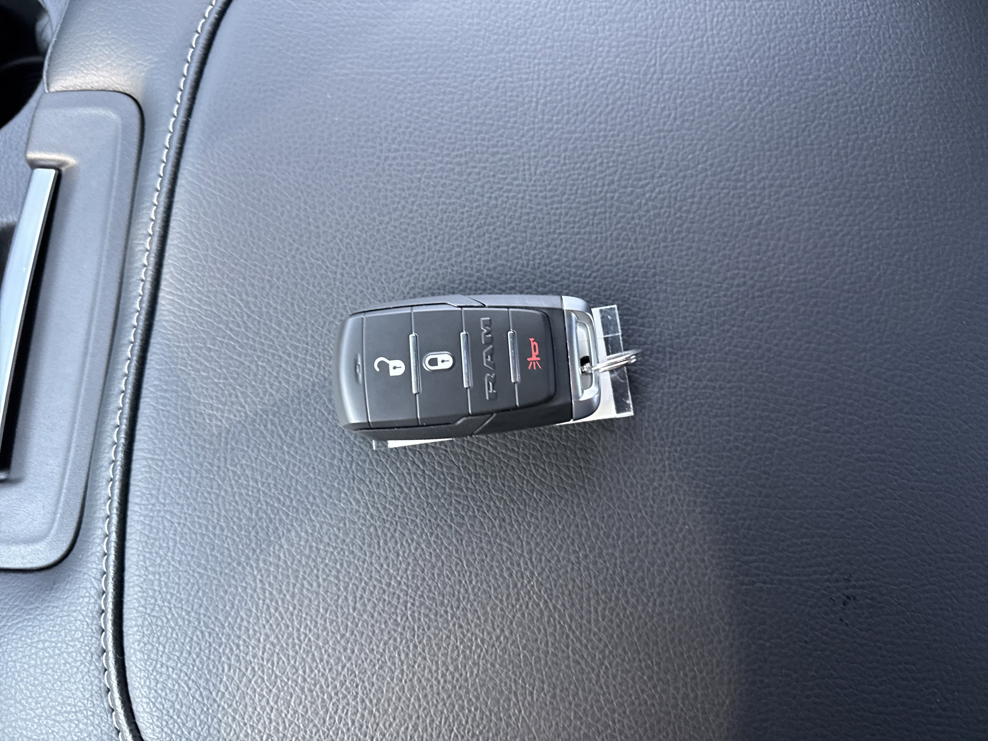 2026 RAM Ram 2500 Black Express 4x4 Crew Cab 6'4 Box