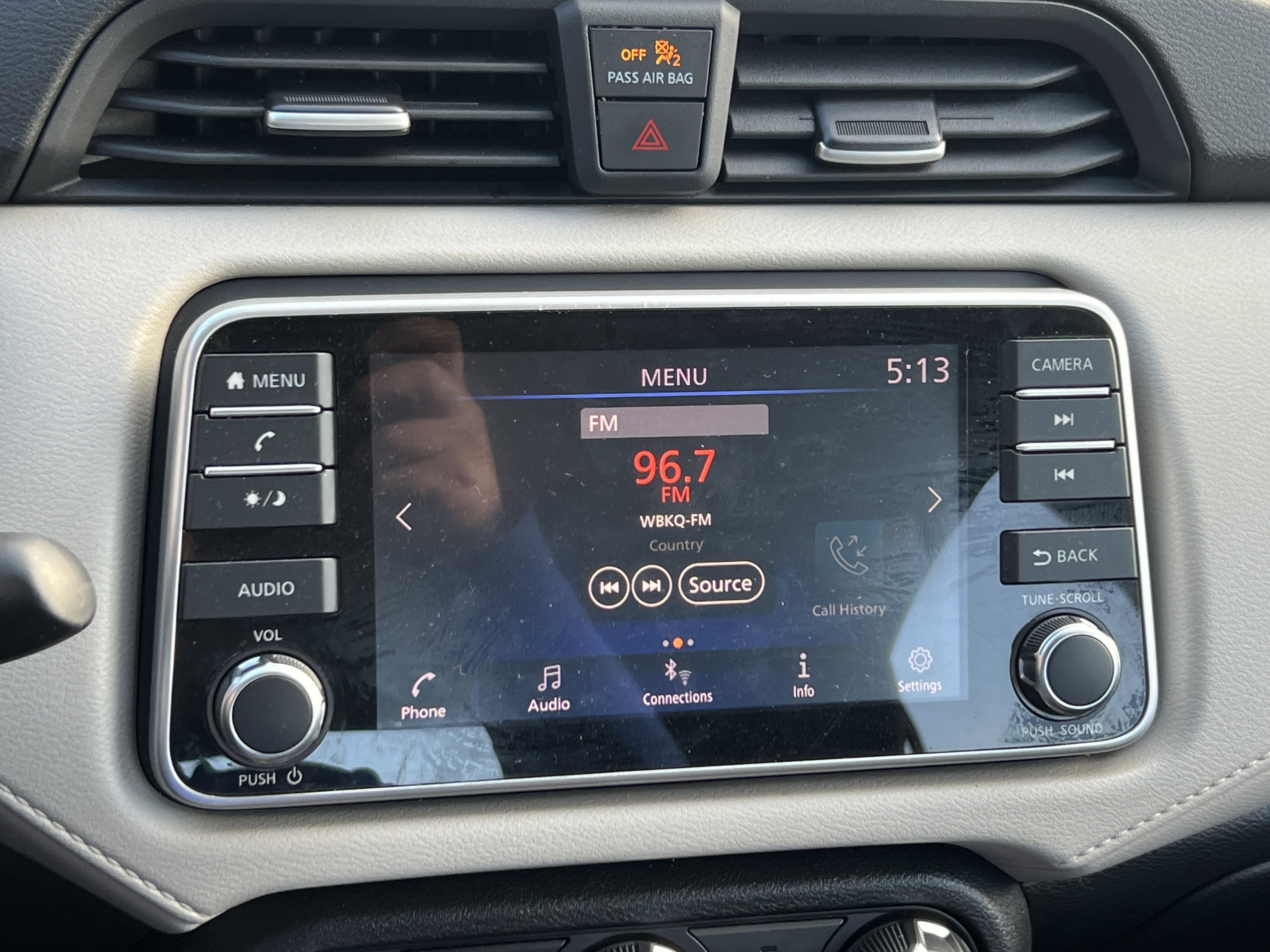 2022 Nissan Versa SV