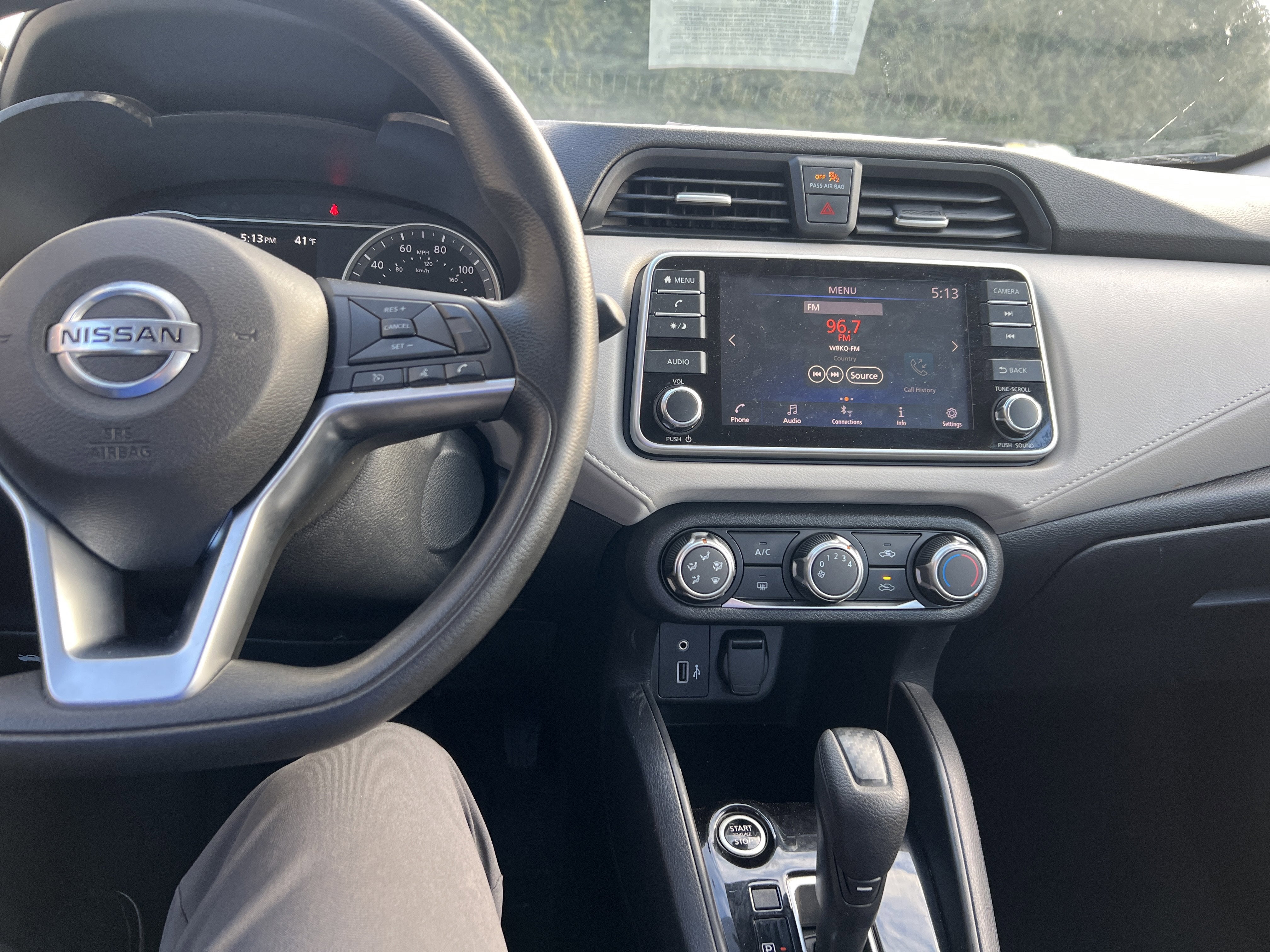 2022 Nissan Versa SV