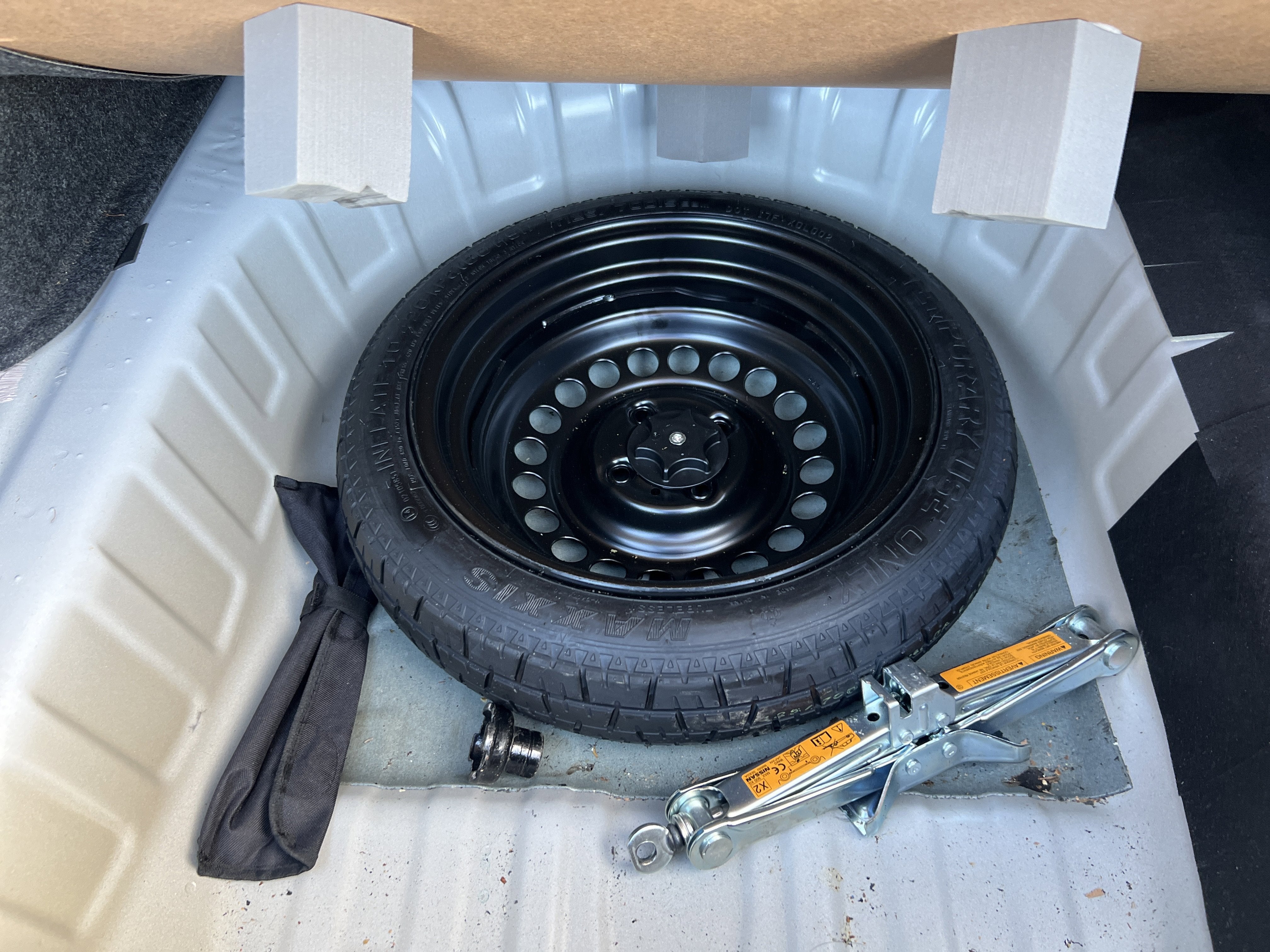 2022 Nissan Versa SV