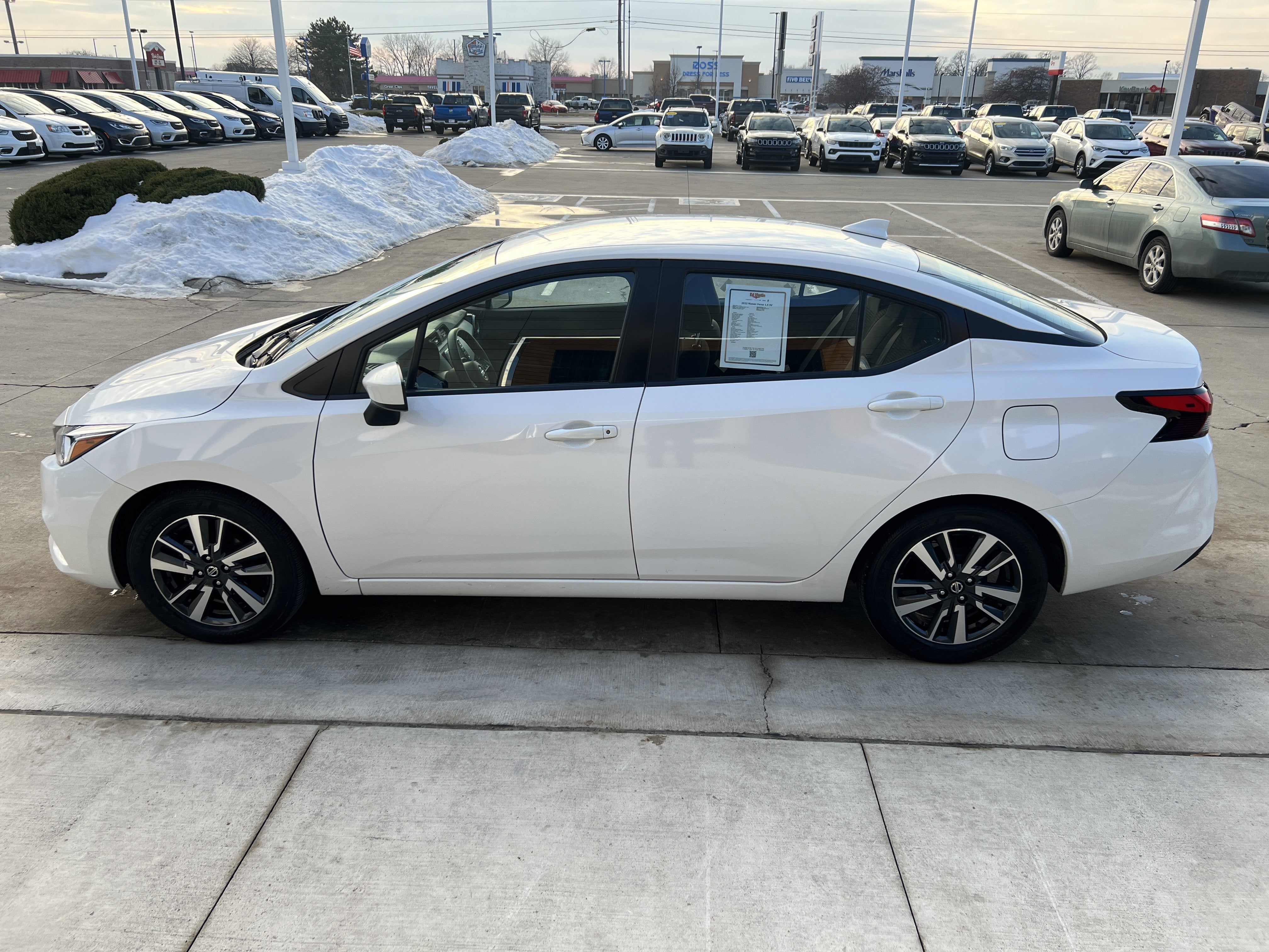 2022 Nissan Versa SV