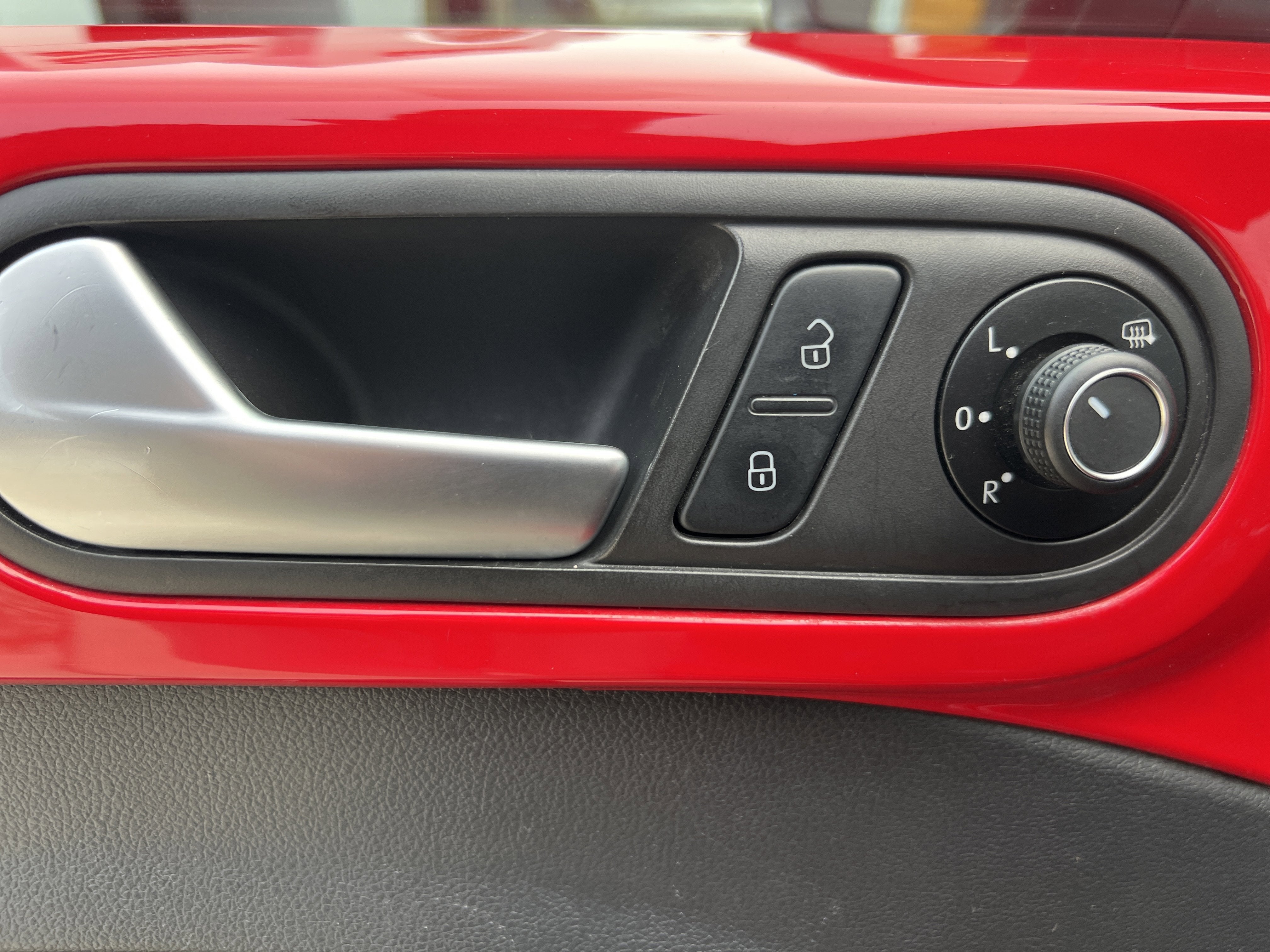 2016 Volkswagen Beetle Convertible 1.8T SEL