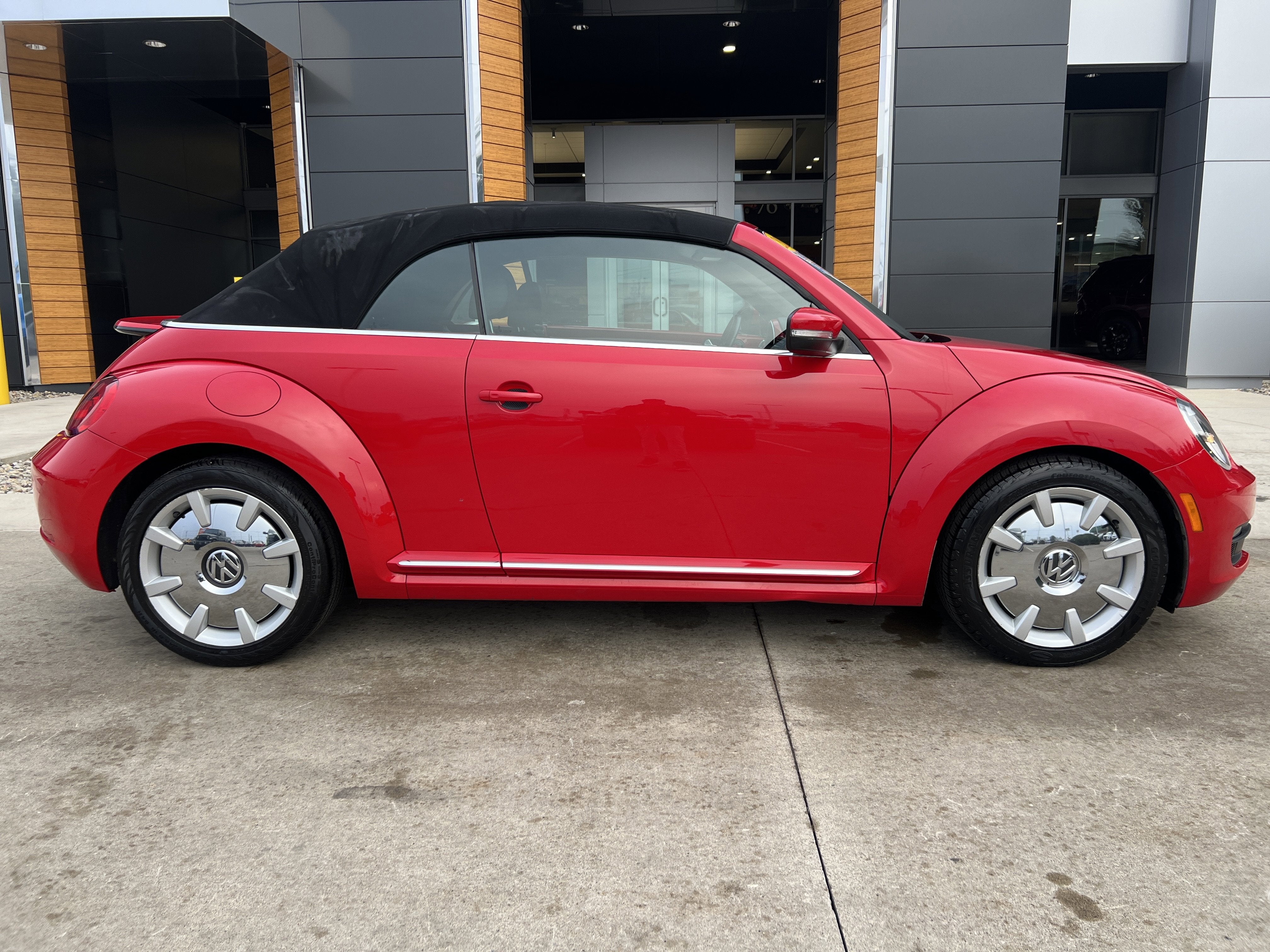 2016 Volkswagen Beetle Convertible 1.8T SEL