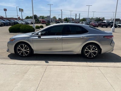 2020 Toyota Camry SE