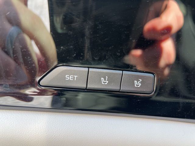 2024 Kia Carnival MPV SX