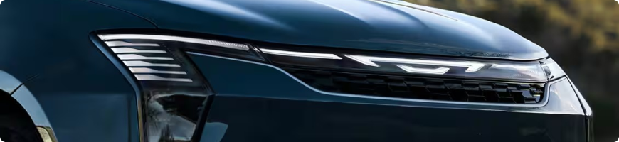 2027 Chrysler Pacifica and 2026 Toyota Sienna minivans compared at a glance